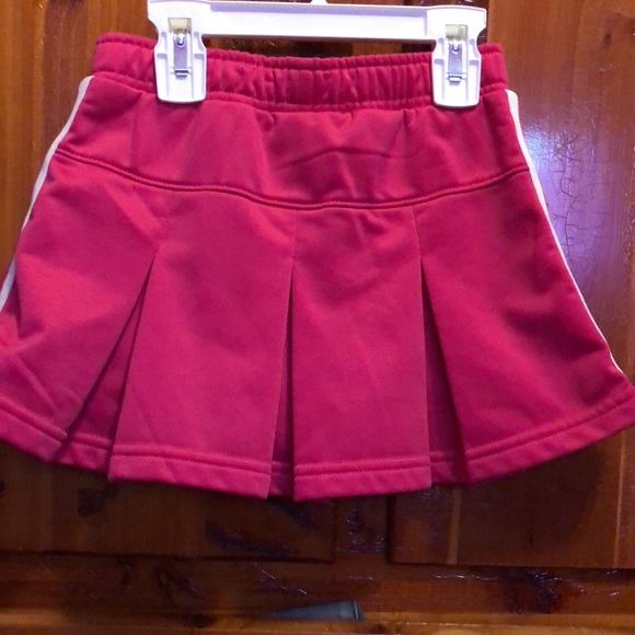 PRE-OWNED BABY 2 PIECE OUTFIT SIZE 3 T. WORN ONE TIME. SMOKE FREE HOME - Picture 5 of 5